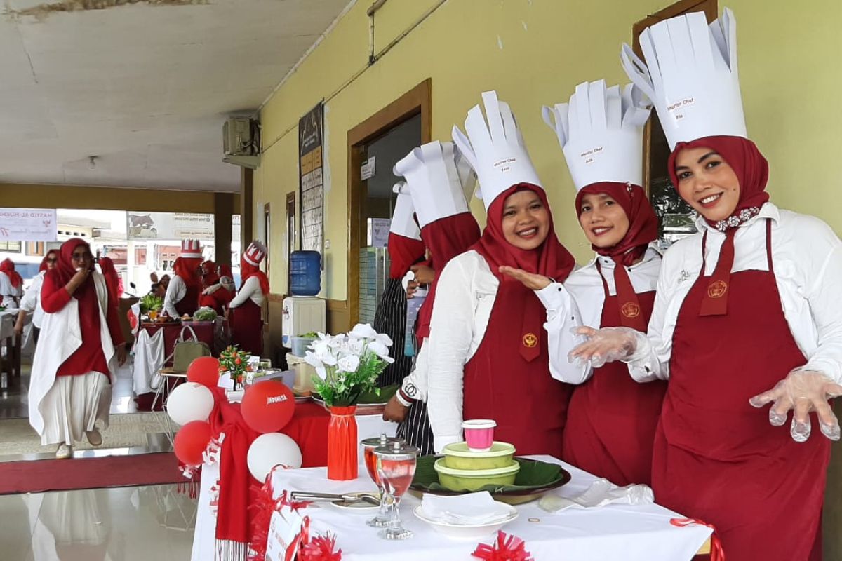 Peringatan HUT RI di Puri Indah Kualu berjalan meriah