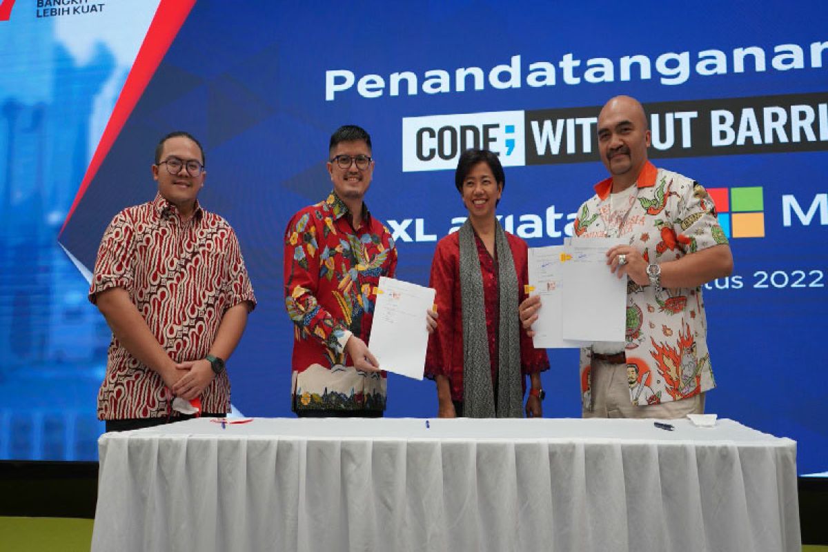 XL bersama Microsoft tanda tangani MoU penerapan CWB