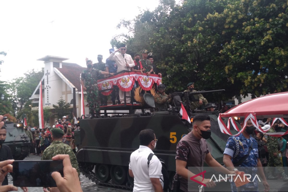 Perayaan HUT RI, tokoh punakawan hingga alutsista ramaikan pawai pembangunan di Solo