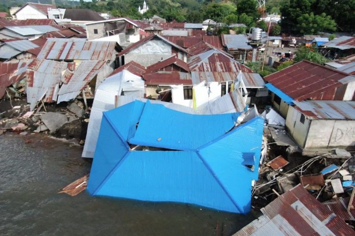 BWS sarankan pemukiman zona bahaya Pantai Amurang direlokasi