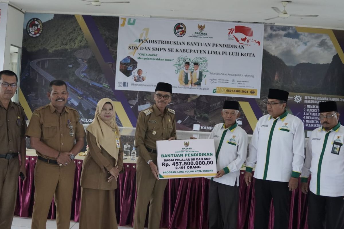 Baznas Limapuluh Kota telah distribusikan bantuan beasiswa pendidikan untuk 2.191 siswa