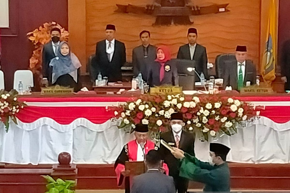 Farin resmi dilantik jadi Wakil Ketua DPRD NTB