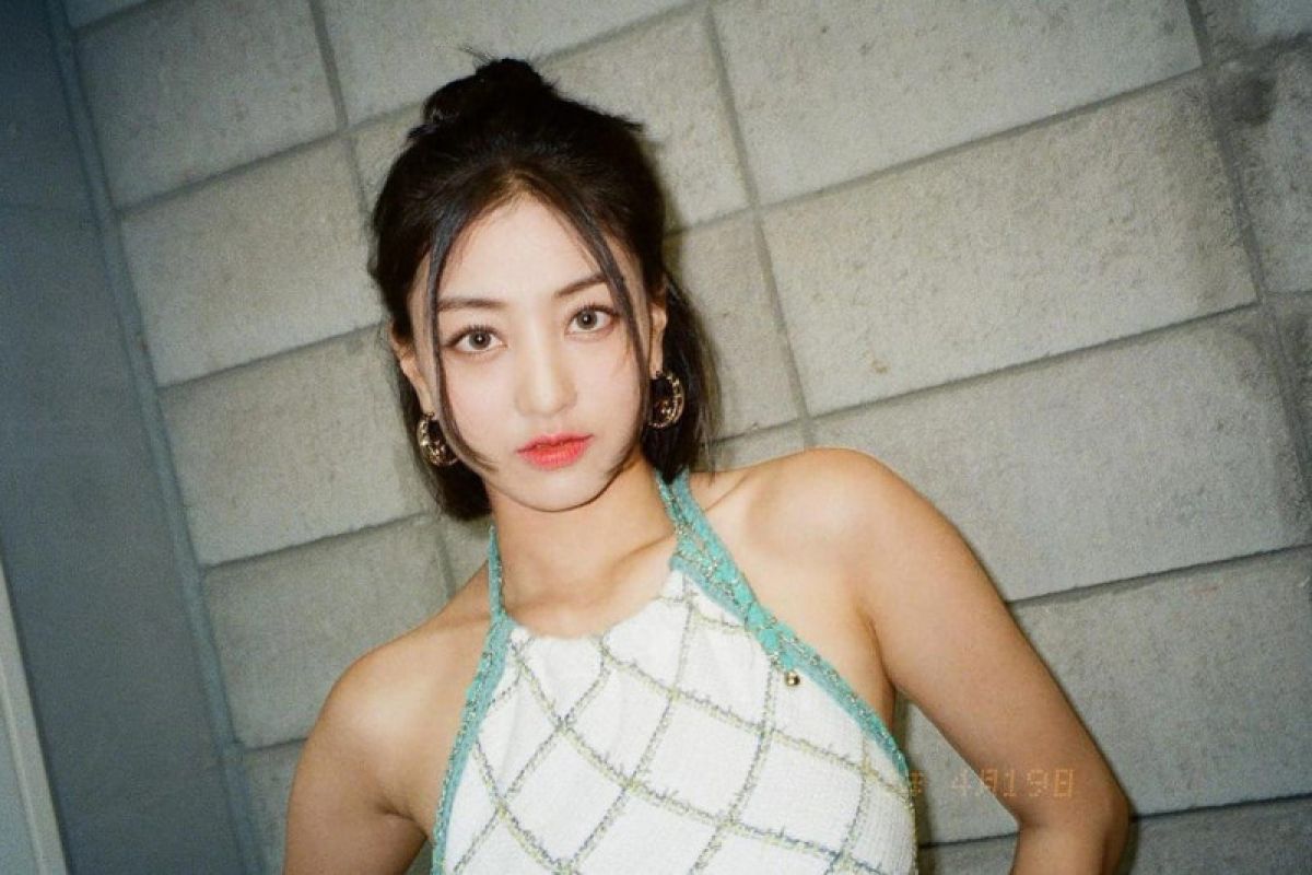 Jihyo positif COVID-19 jelang 'comeback' TWICE