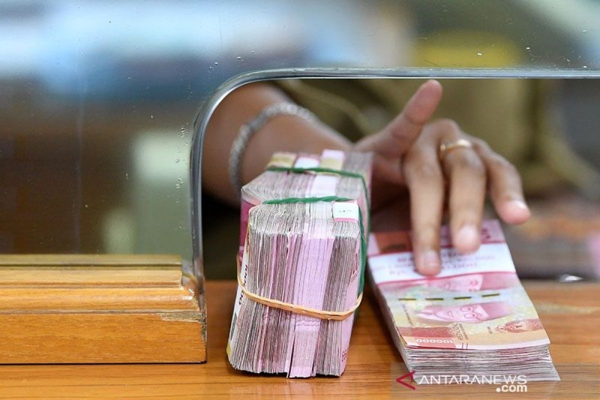 Nilai tukar rupiah ditutup melemah, dibayangi spekulasi kenaikan suku bunga Fed