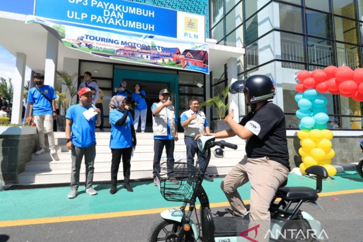 Riza Falepi dukung penggunaan kendaraan listrik di dinas