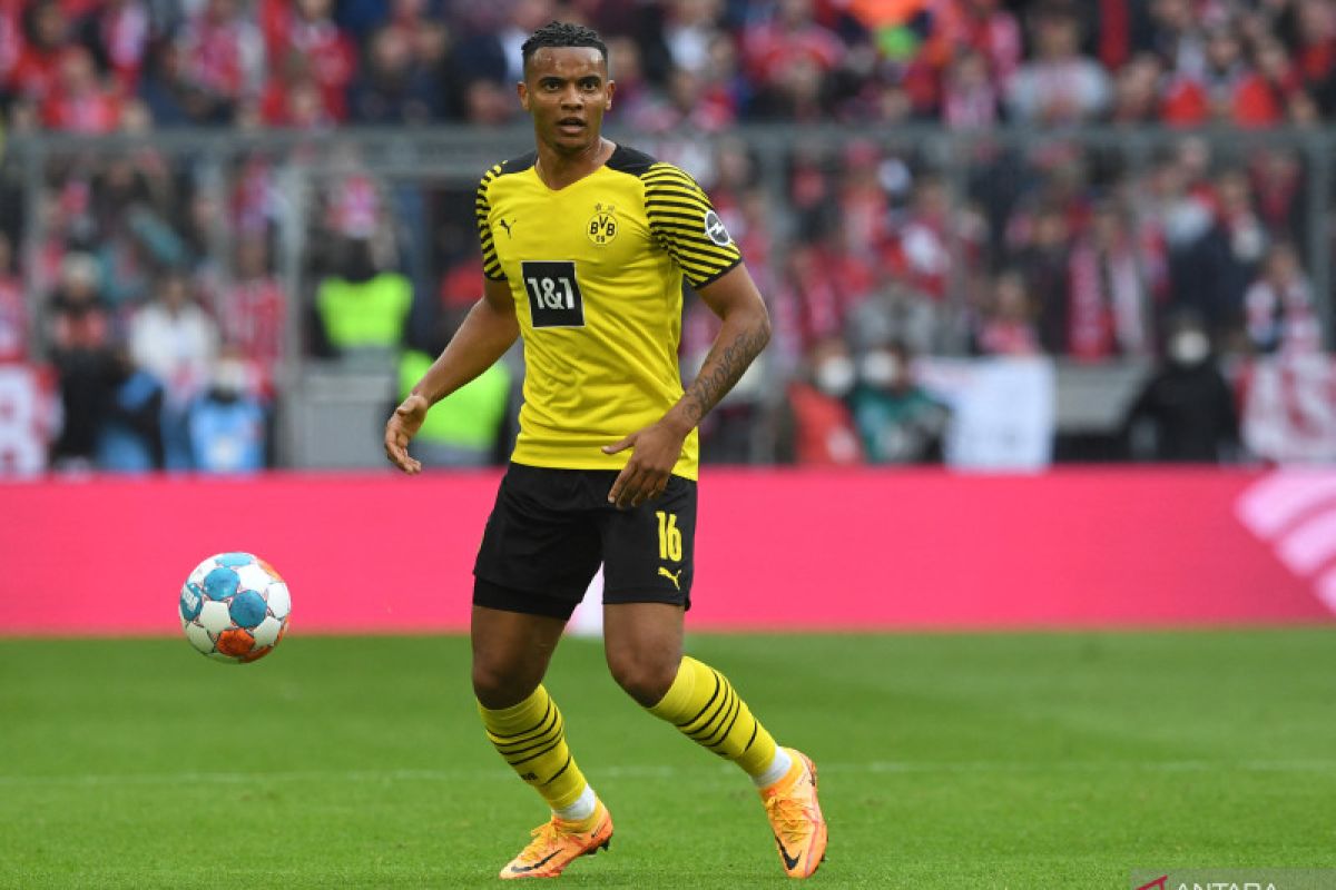 Leicester City incar Manuel Akanji dari Dortmund