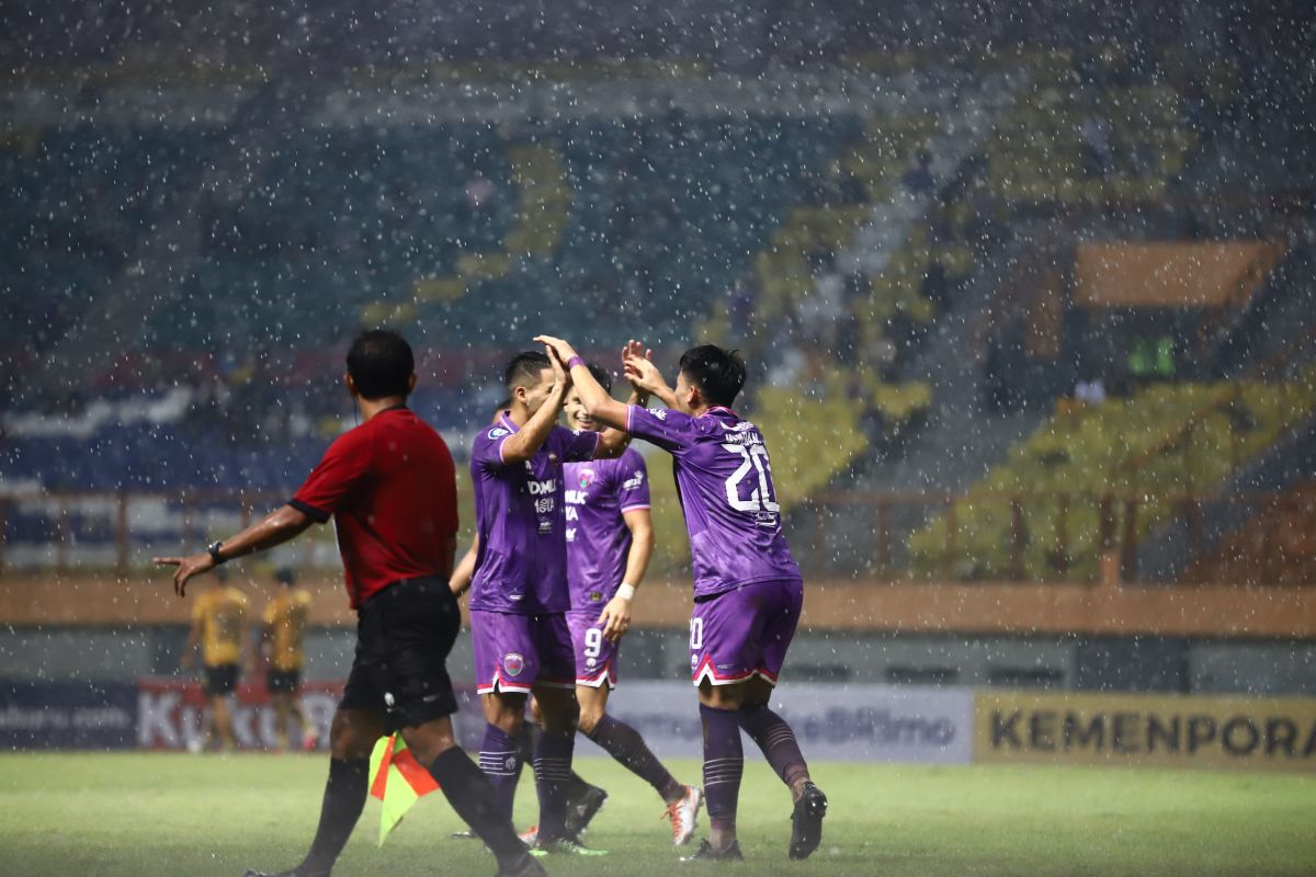 Pemain Wildan Ramdhani bawa Persita tekuk Bhayangkara 3-2