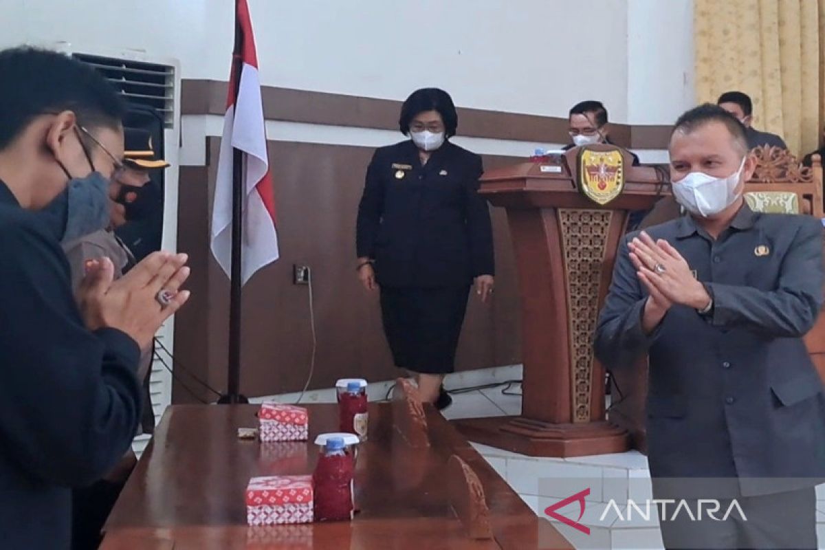 Bupati Gumas ingatkan SOPD tidak terlambat menyiapkan RKA 2023