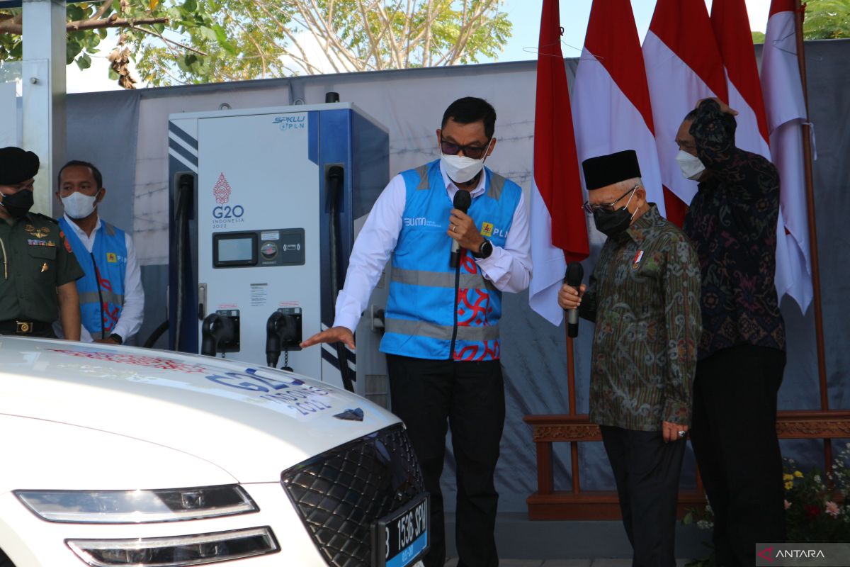 Wapres Ma'ruf Amin tinjau kesiapan SPKLU di Nusa Dua Bali