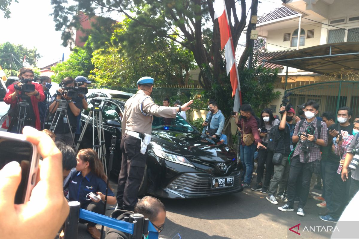 Polisi tembak polisi, Lima tersangka hadiri rekonstruksi Brigadir J di rumah pribadi Sambo