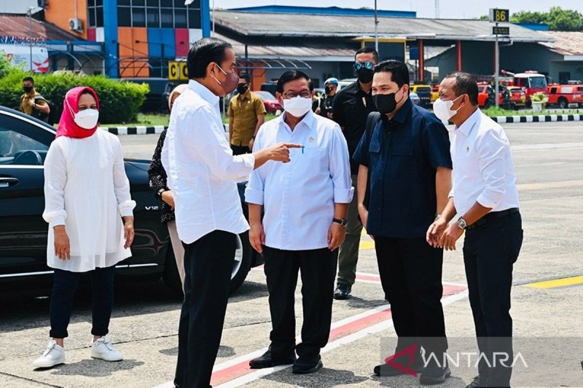 Presiden dan Ibu Iriana Joko Widodo bertolak ke Papua serahkan NIB pelaku UMK