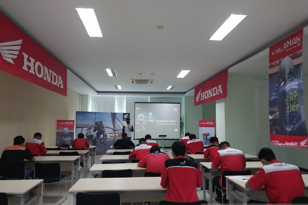 DAW Berikan Edukasi Safety Riding #Cari_Aman kepada Karyawan Telkom Akses