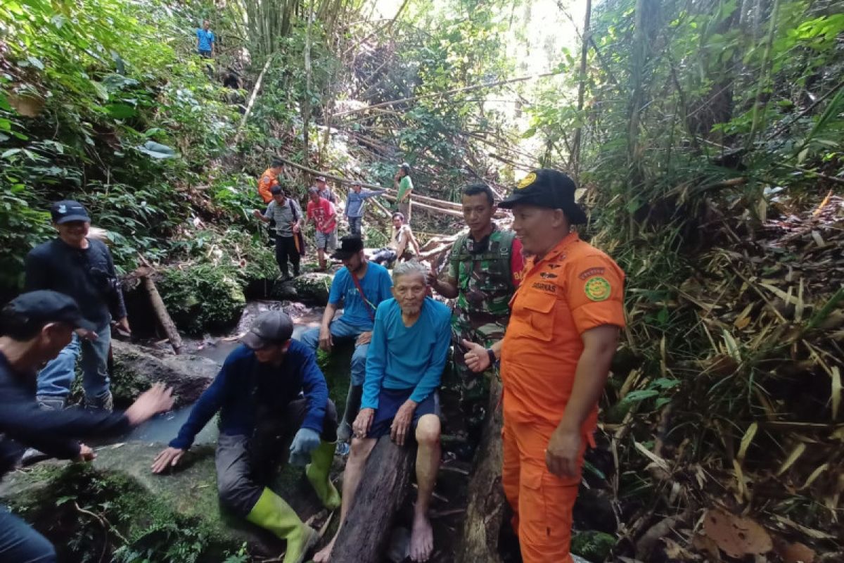 Tim SAR Gabungan temukan kakek yang hilang di perkebunan Ranowangko