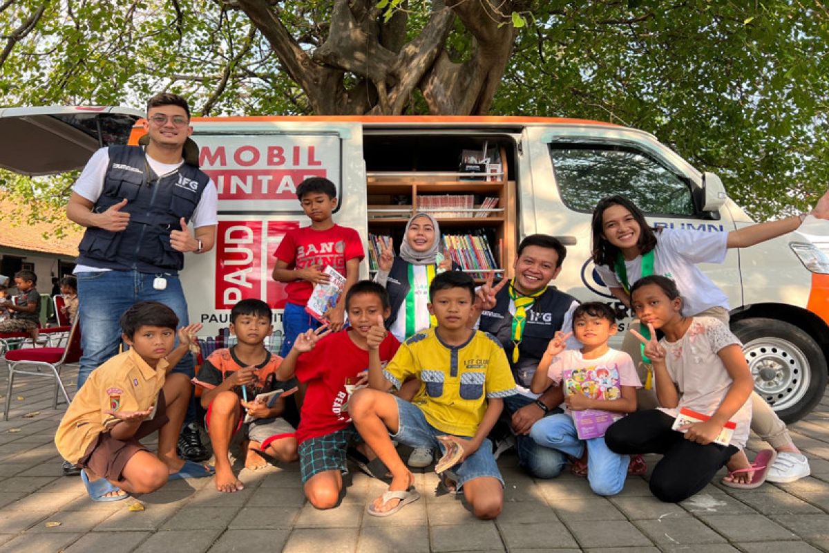 Semen Gresik dukung pendidikan anak abdi dalem Mangkunegaran