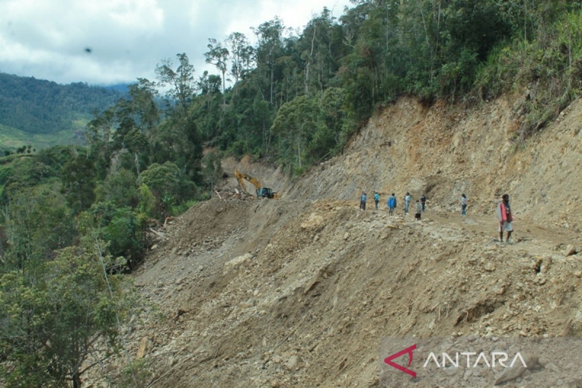 Masyarakat adat kawal proyek jalan penghubung 2 distrik di Papua