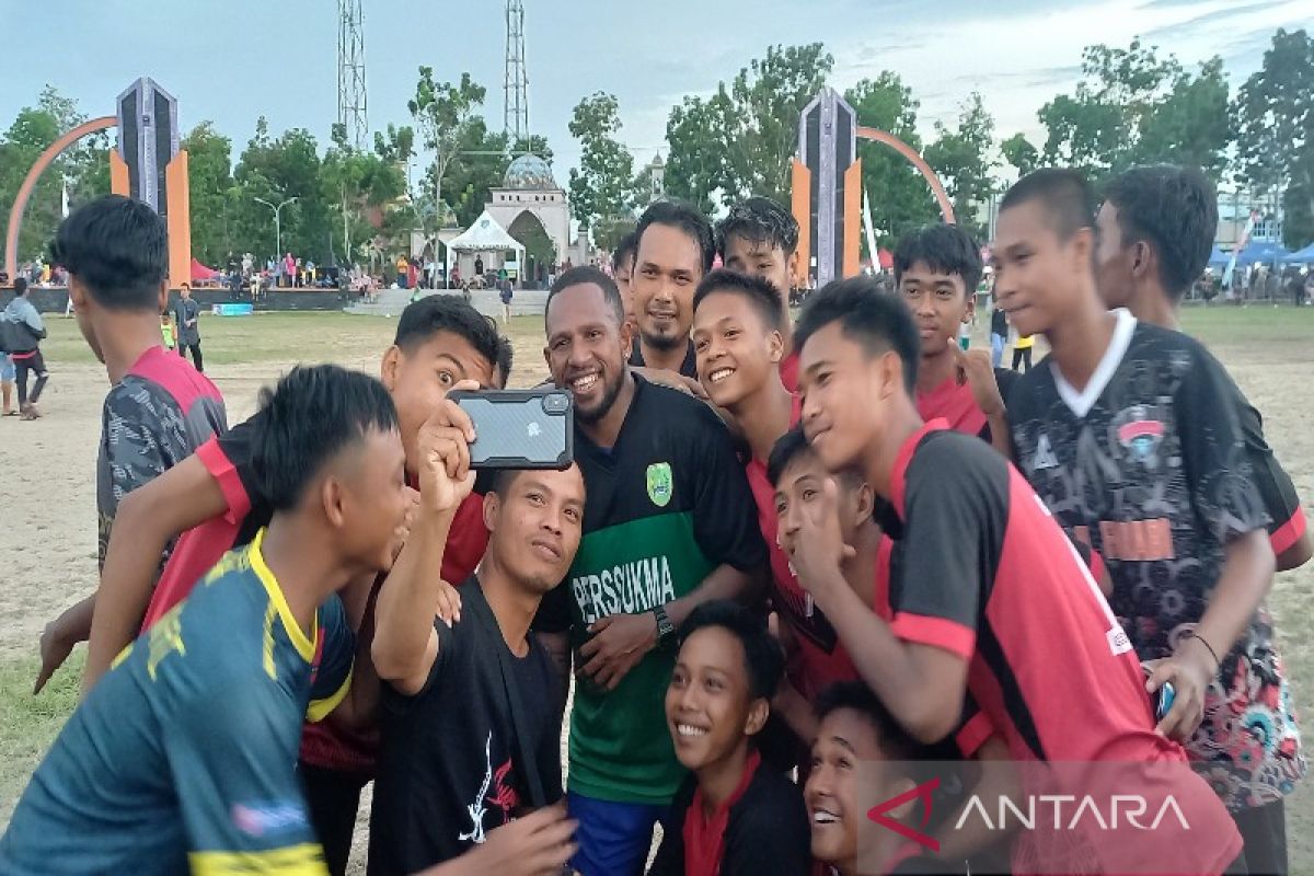 Kehadiran Okto Maniani diharapkan beri motivasi anak-anak di Sukamara