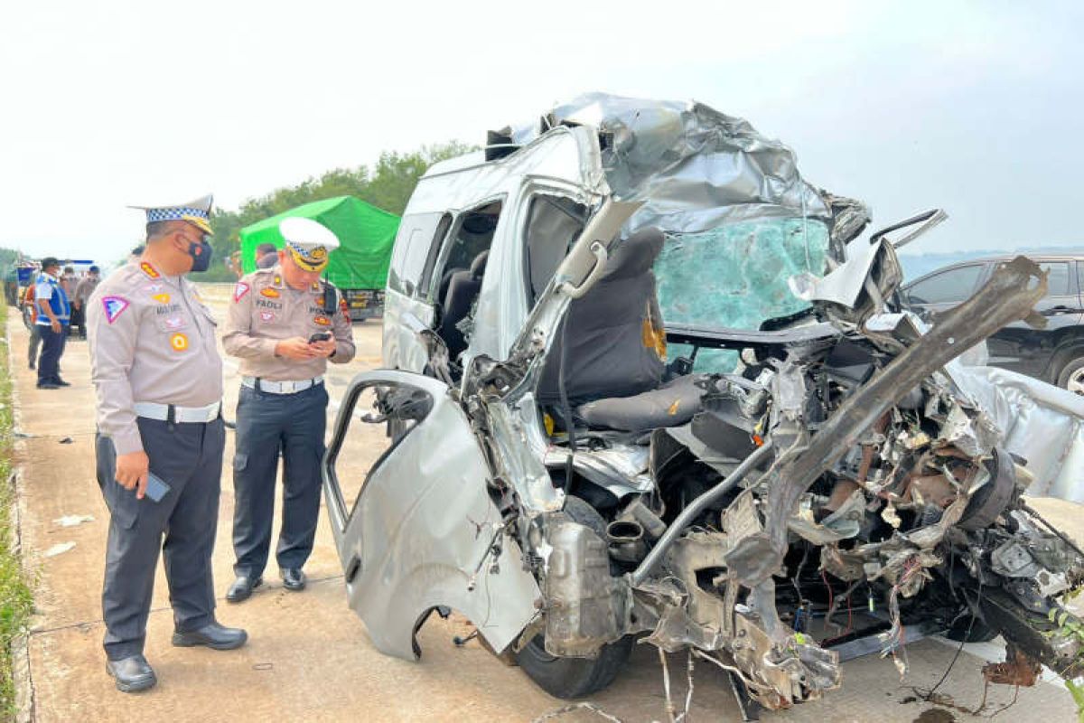 Kecelakaan maut di Tol Semarang-Batang, tujuh tewas