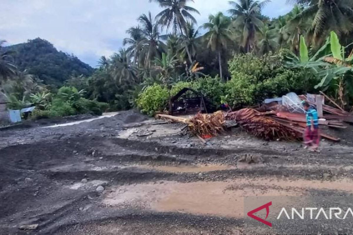 Sekdes Huhak minta Pemkab Banggai cabut izin operasi perusahaan terduga penyebab banjir