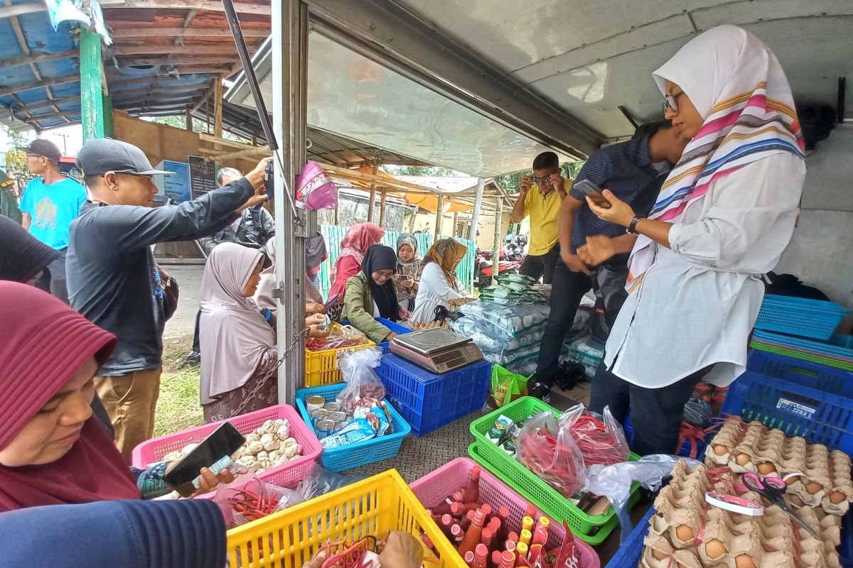 Bazar Sembako Murah diserbu warga Bukittinggi