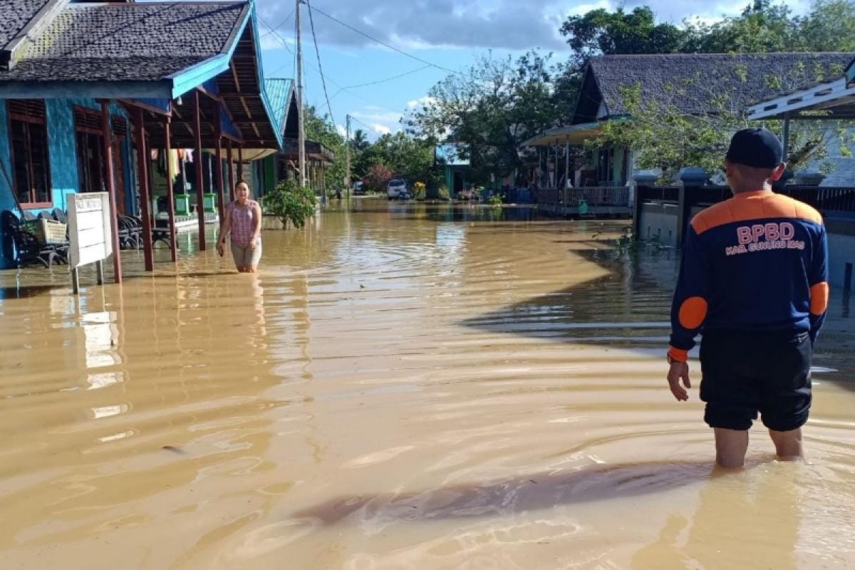 Warga Gunung Mas diminta tetap waspada meski banjir berangsur surut