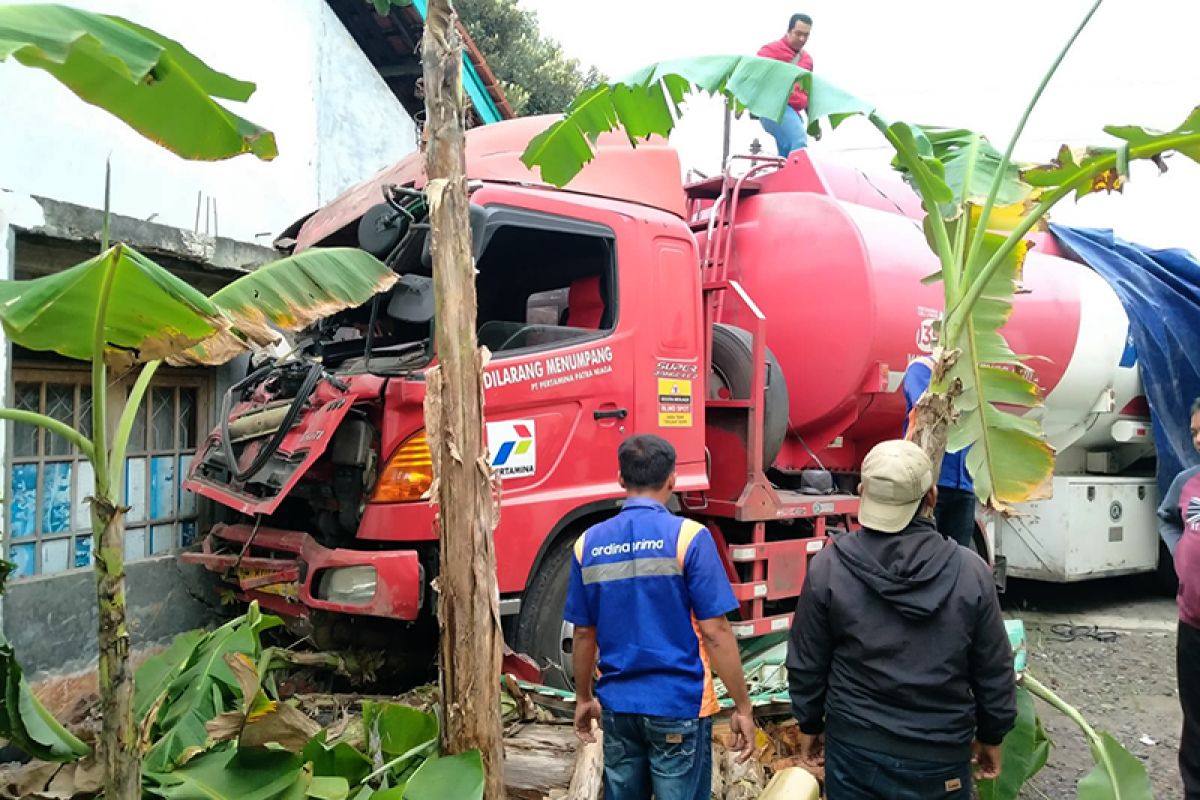 Truk tangki angkut BBM kecelakaan di Cilacap, Pertamina pastikan pasokan aman