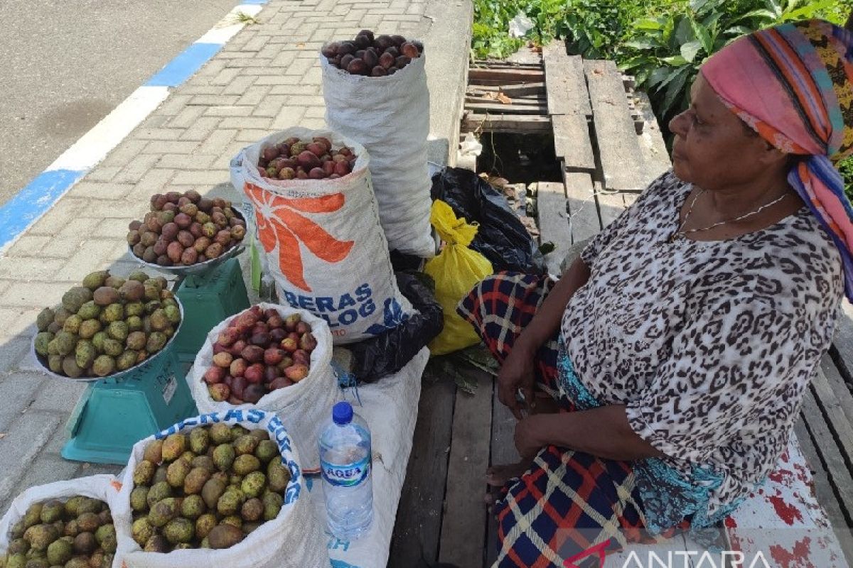 Harga buah matoa di Jayapura Rp 150.000/Kg