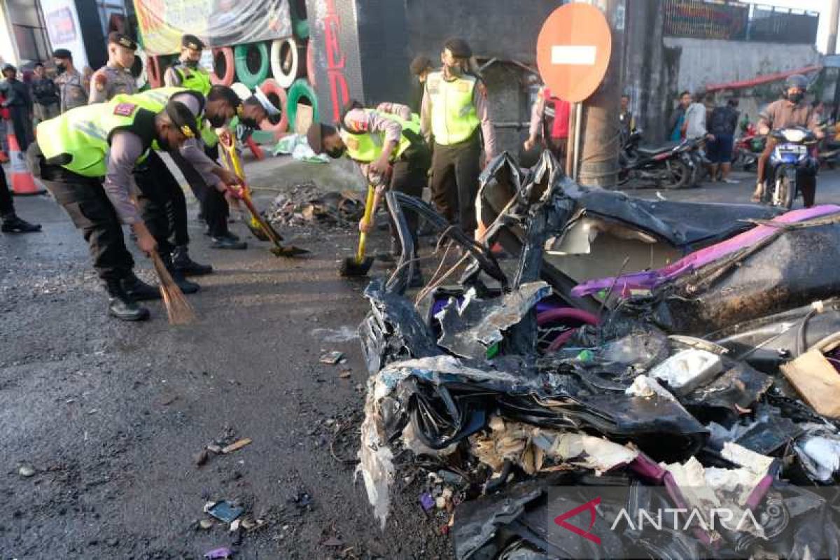 Kecelakaan maut di Wonosobo, kronologis bus melaju 2 kilometer hantam empat kendaraan