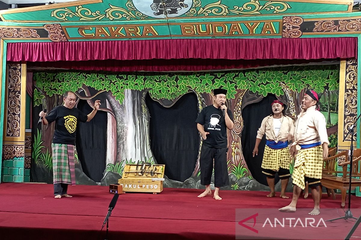 Bupati dan Wabup Banyumas tampil dalam ketoprak "Jaka Tingkir Suwito" garapan RRI Purwokerto