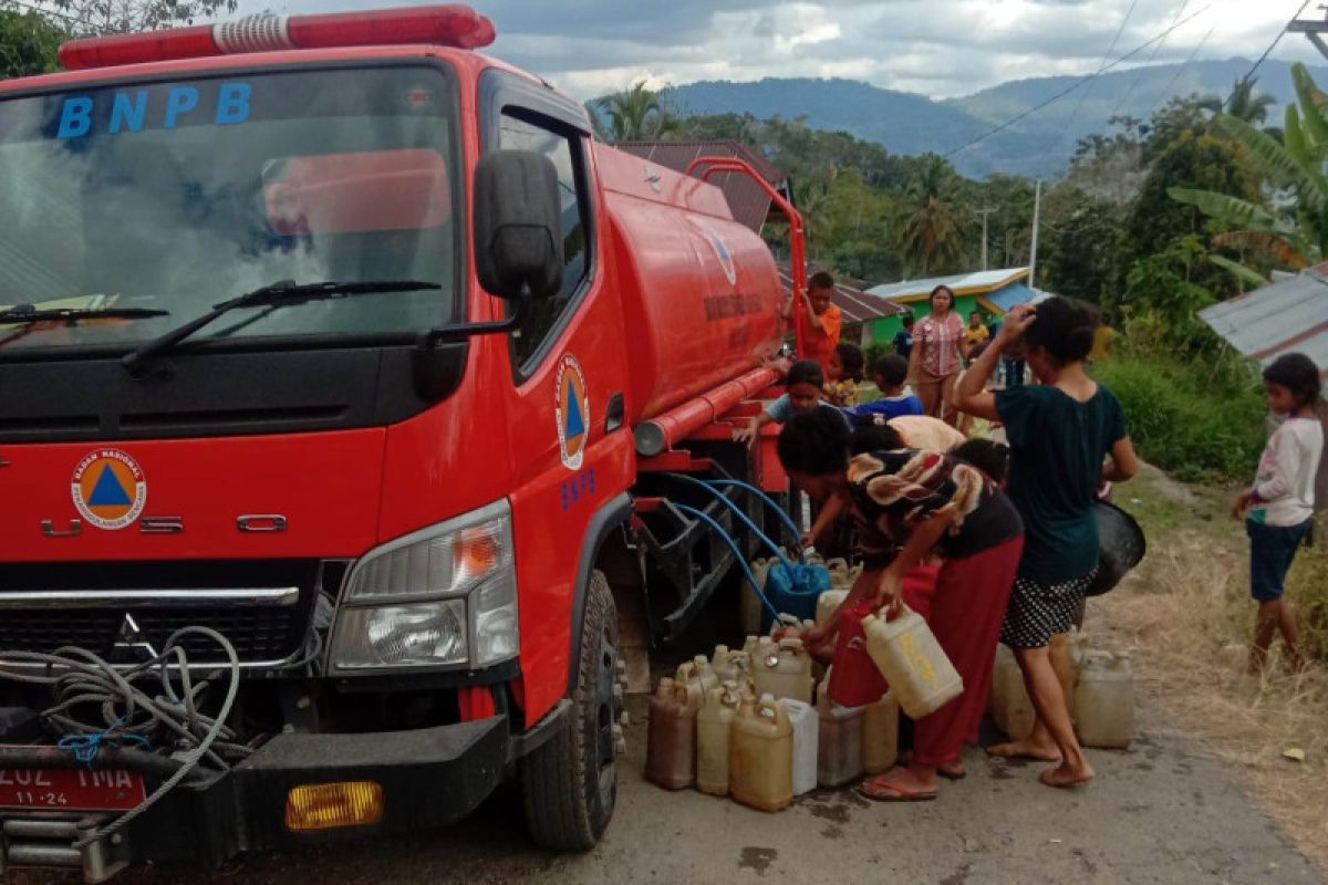 Manggarai Timur salurkan air bersih ke 4 desa alami kekeringan