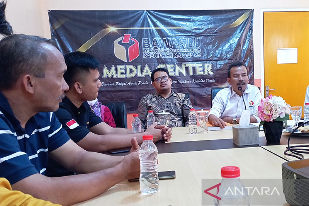 Antisipasi pelanggaran pada tahapan Pemilu 2024, Bawaslu Banyumas gelar rapat koordinasi