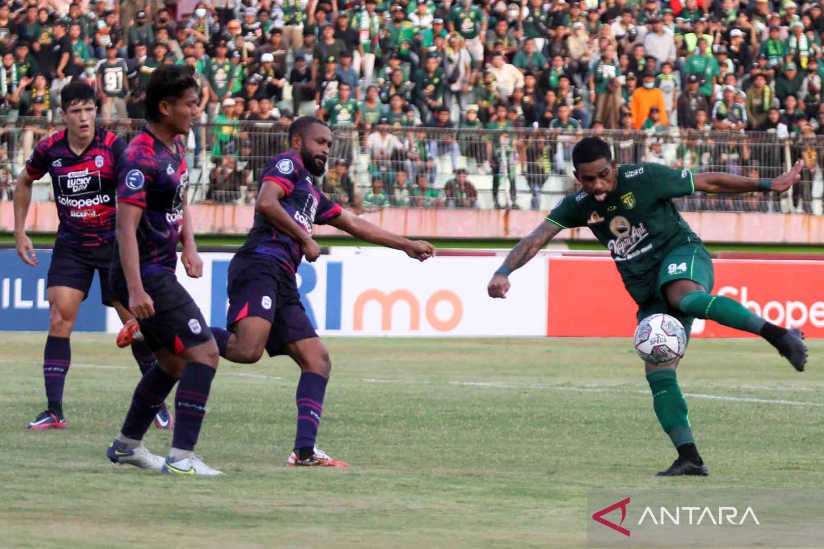 Pelatih Aji Santoso kritik pedas Juninho selepas Persebaya kalah