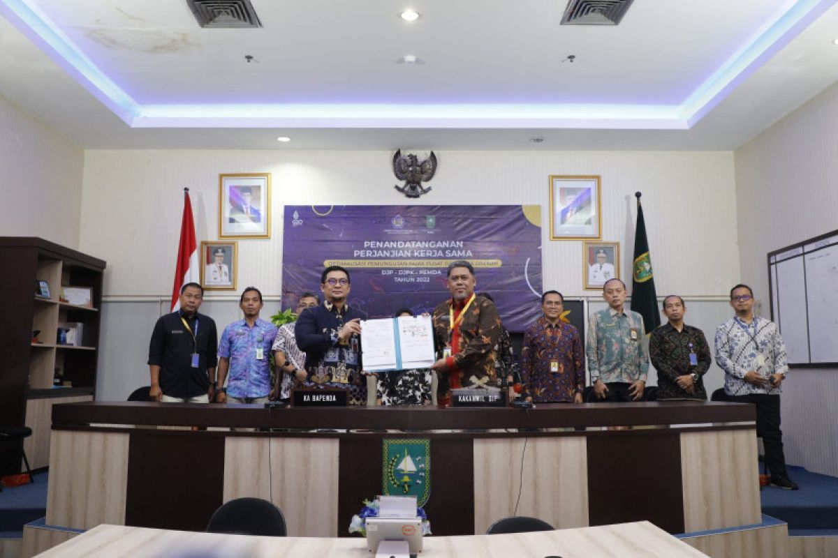 Seluruh Pemda di Riau teken PKS Tripartit Optimalisasi Pemungutan Pajak Pusat dan Pajak Daerah