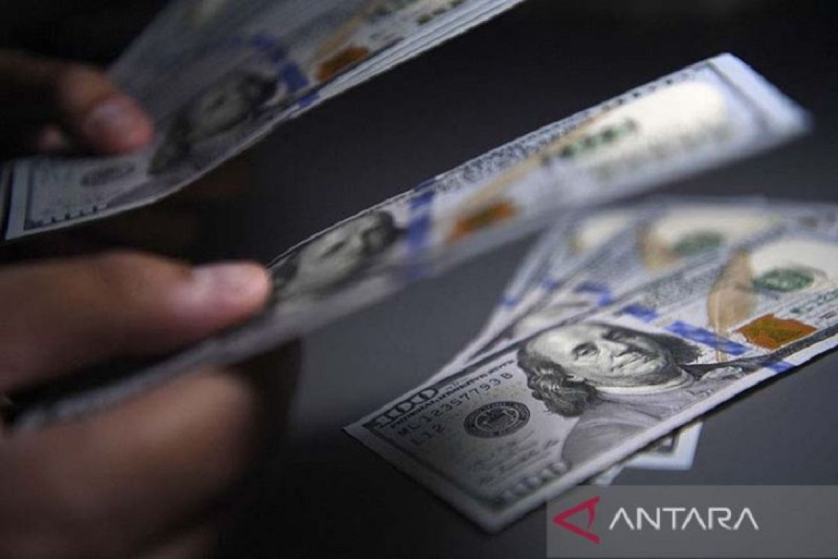 Dolar AS bertahan jelang pertemuan Fed, yuan di bawah tekanan