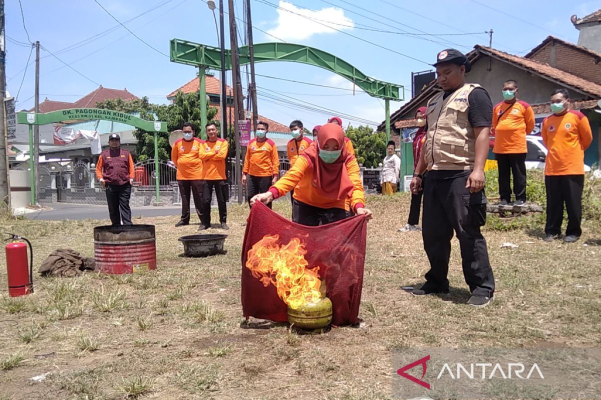 PPNI Kudus simulasi siaga kebakaran dan gempa