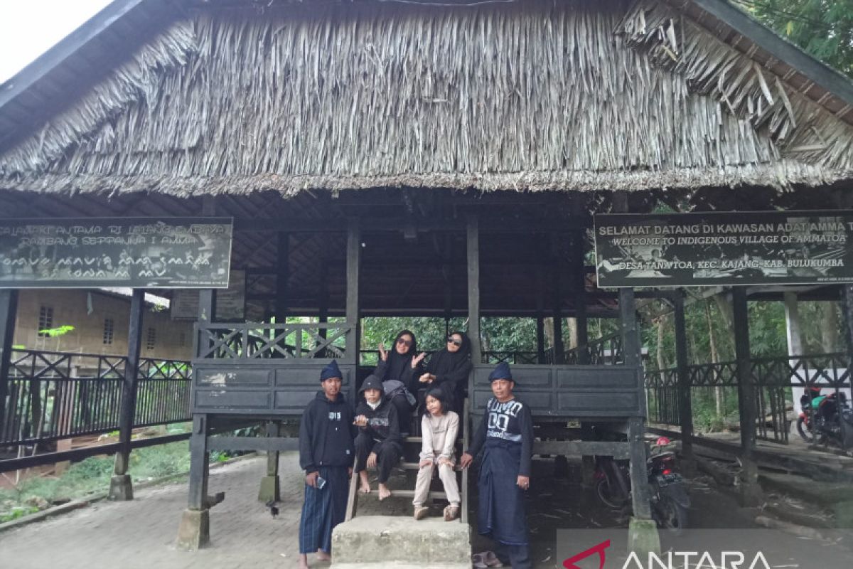 Kawasan Adat Ammatoa Kajang menjadi ikon wisata budaya Bulukumba