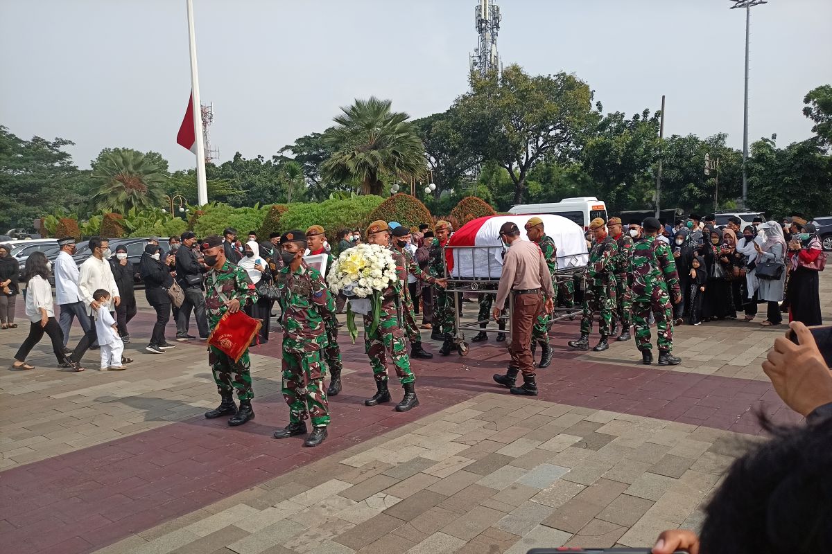 Wamenag hingga pimpinan MUI hadiri pemakaman Azyumardi Azra