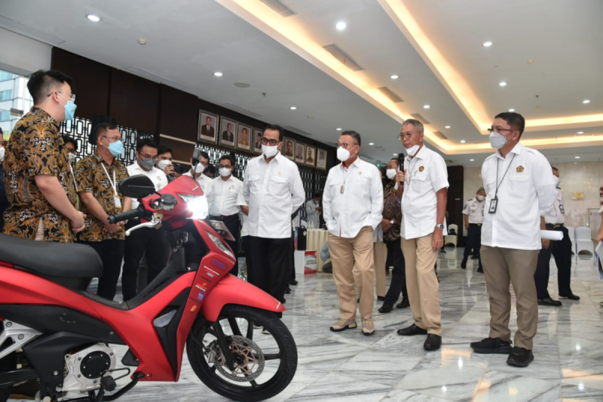 Pemerintah memiliki komitmen percepat konversi motor listrik