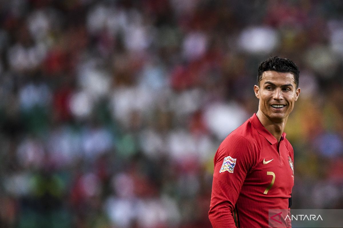 Belum mau pensiun, Cristiano Ronaldo targetkan main di Euro 2024