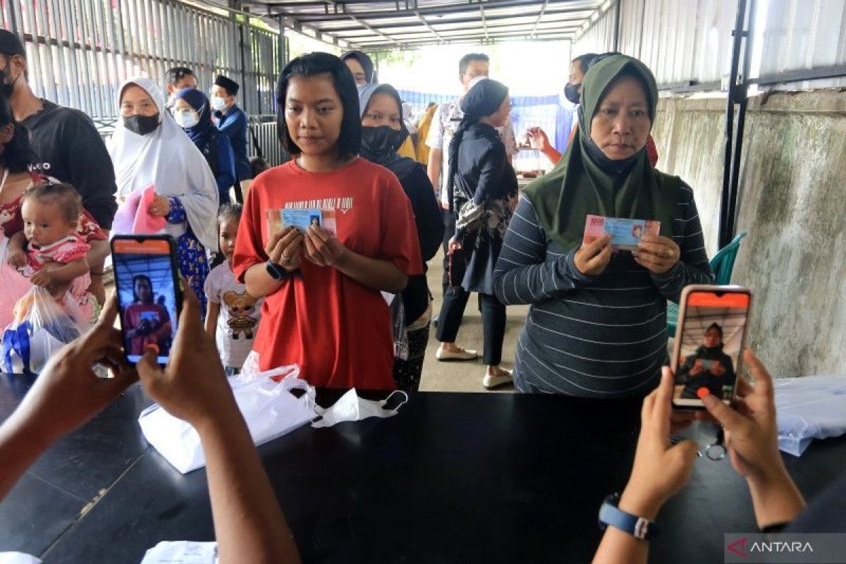 KSP pastikan tidak ada pemotongan dana BLT di Desa Cikakak Jateng