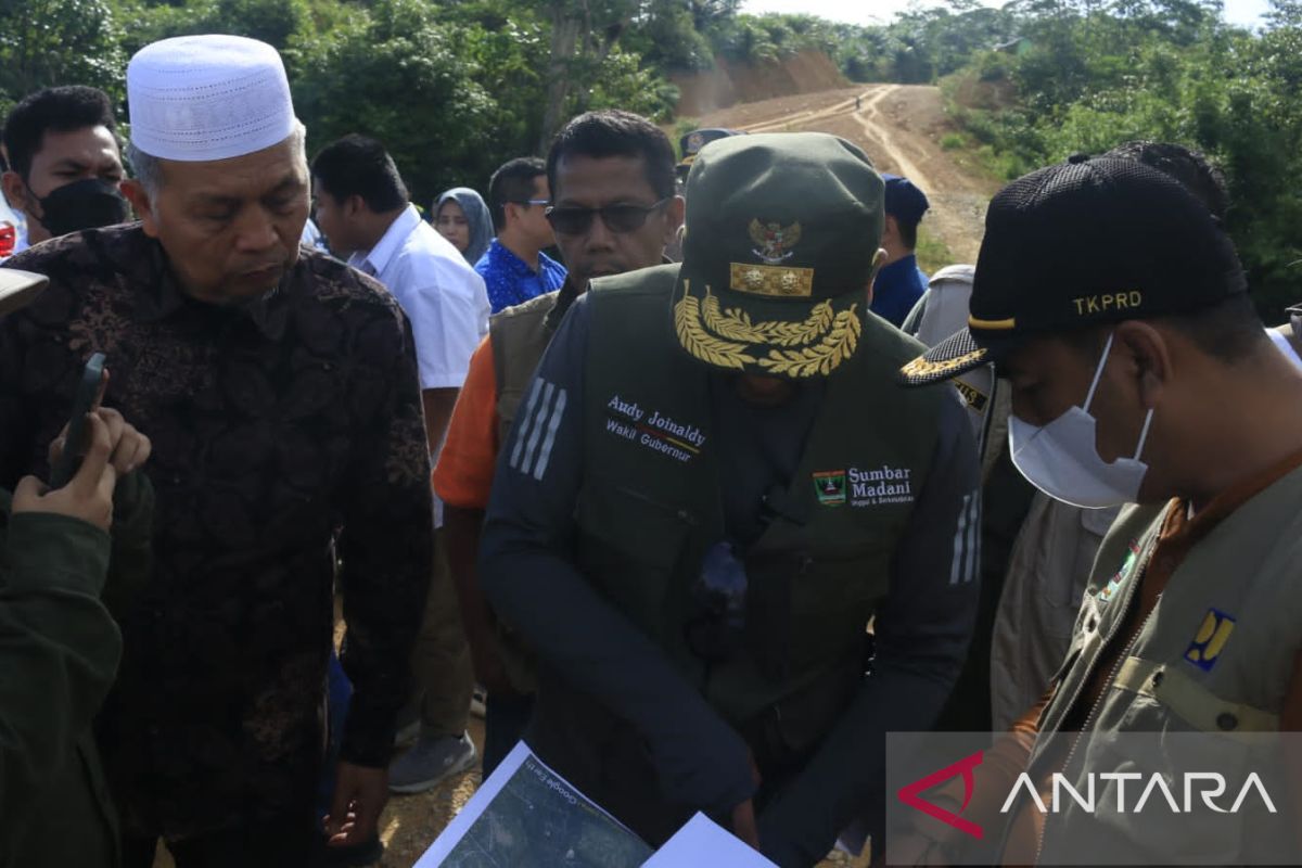 Pemprov Sumbar komitmen bangun jalan menuju Pelabuhan Teluk Tapang