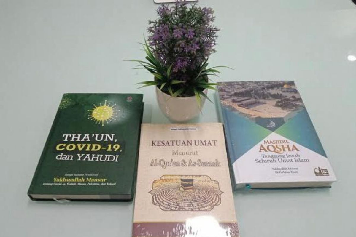 Imaam Yakhsyallah dedikasikan buku-bukunya untuk Perjuangan Palestina