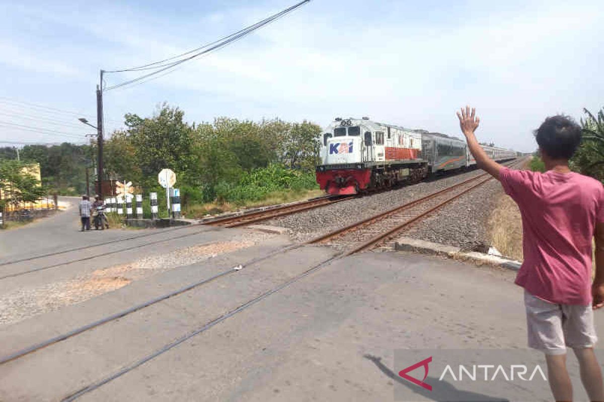 Waktu tempuh 8 KA jarak jauh tujuan Semarang jadi lebih cepat