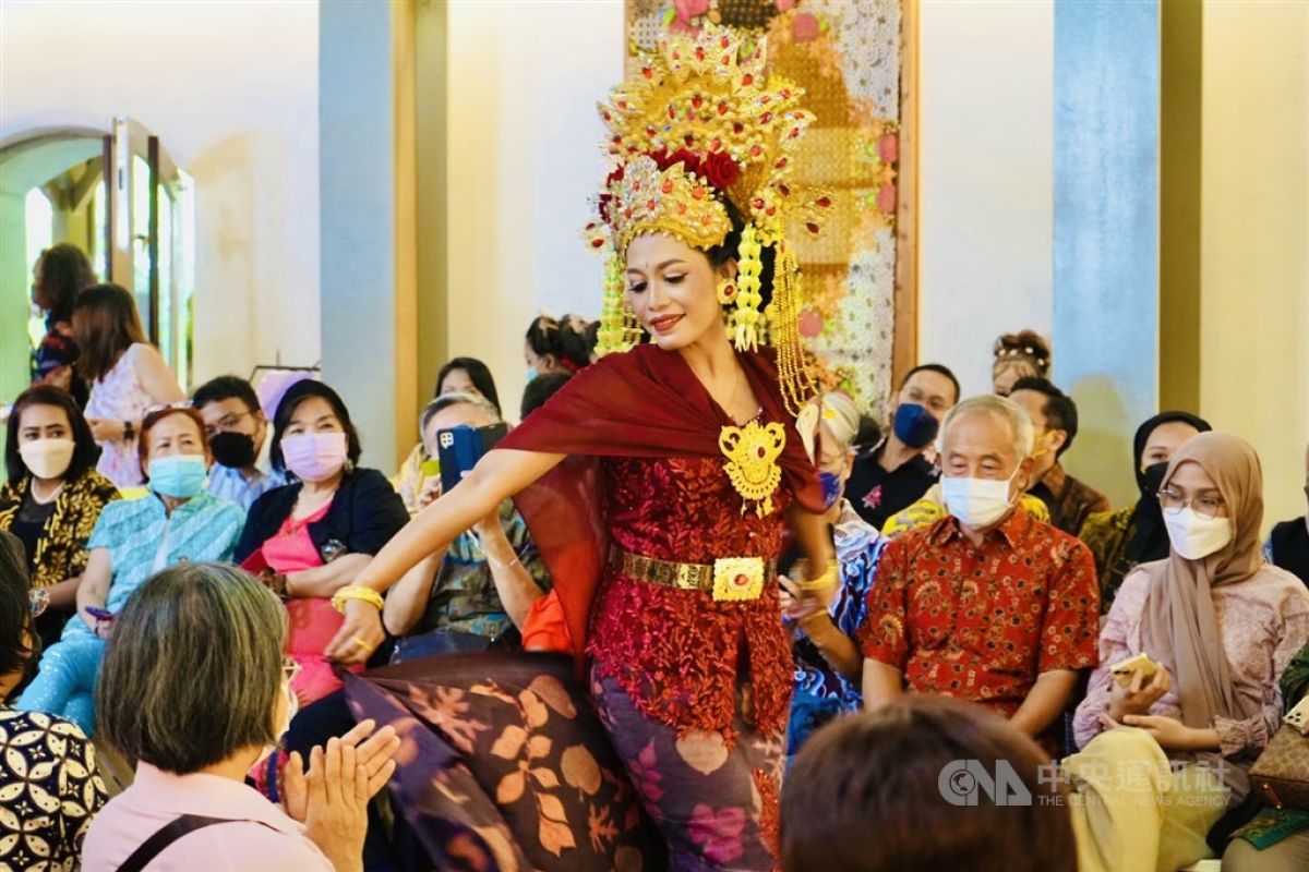 Peragaan busana batik di Taipei tuai sambutan hangat media Taiwan