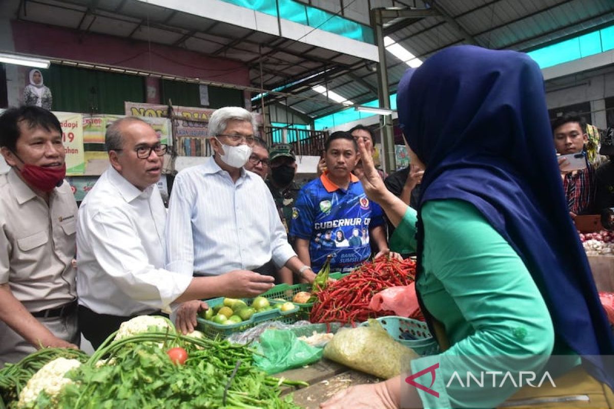 BI bagikan benih cabai dukung program kemandirian pangan Sumsel