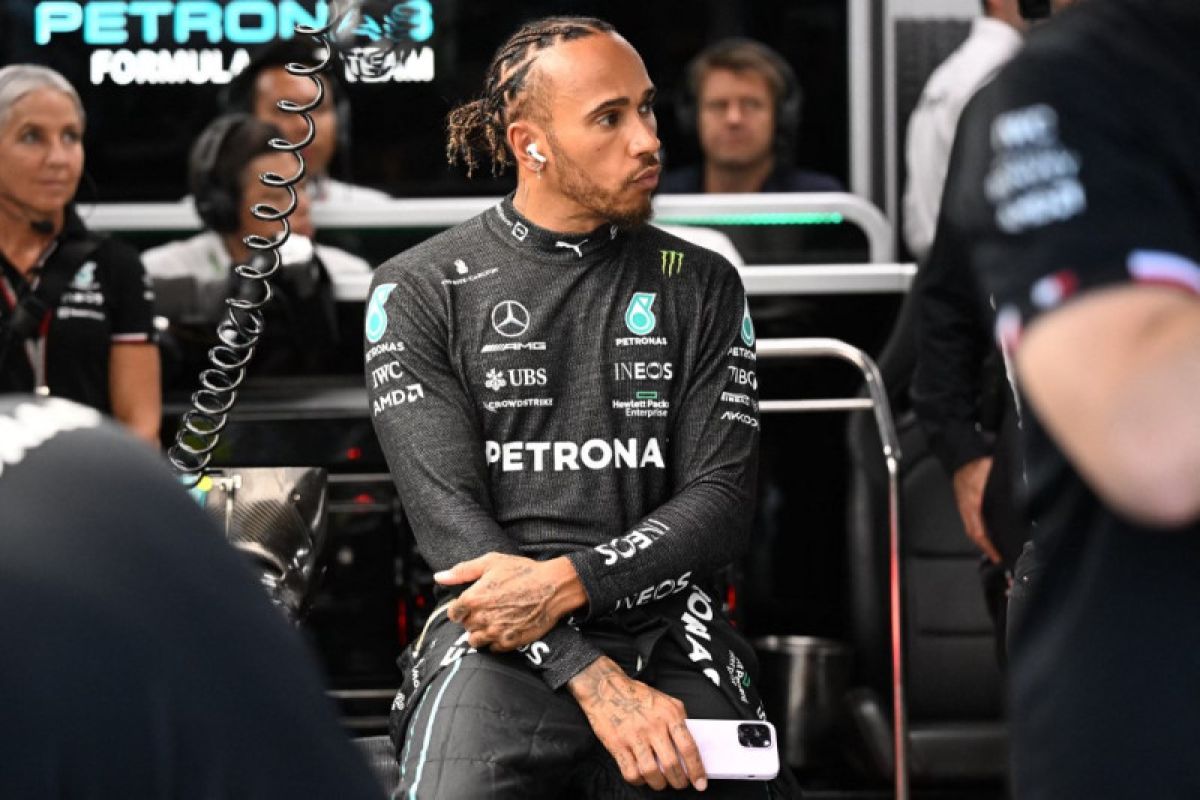 Hamilton ingin membalap hingga usia kepala empat