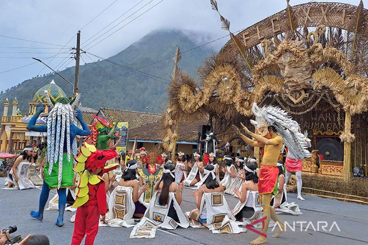 Menemukan banyu "perwitasari" di Festival Lima Gunung