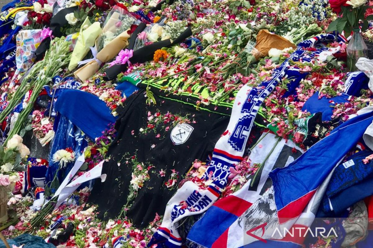 Tragedi Kanjuruhan, Lilin-lilin perdamaian demi "Salam Satu Nyali, Salam Satu Jiwa"