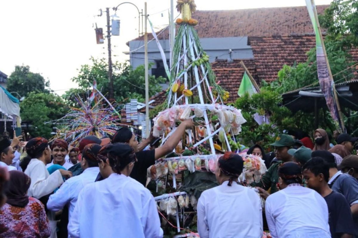 Tradisi ampyang maulid Kudus perlu terus dilestarikan