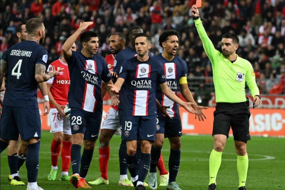 Liga Prancis - Sepuluh pemain PSG raih satu poin di kandang Reims