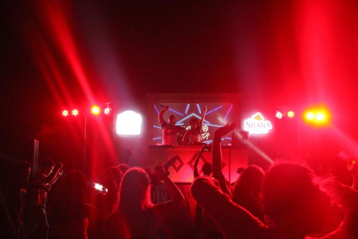 Aruna Rave Beach Party! Festival DJ di tepi pantai Senggigi